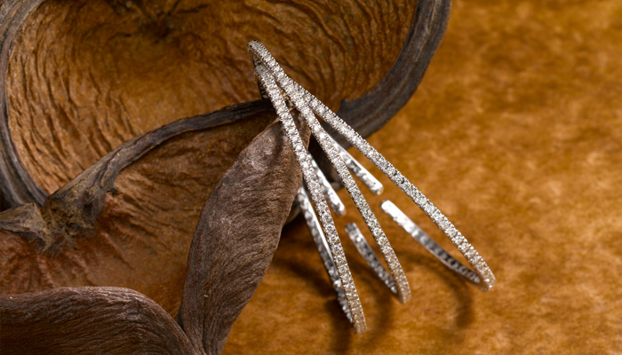DIAMOND FLEXIBLE BANGLES
